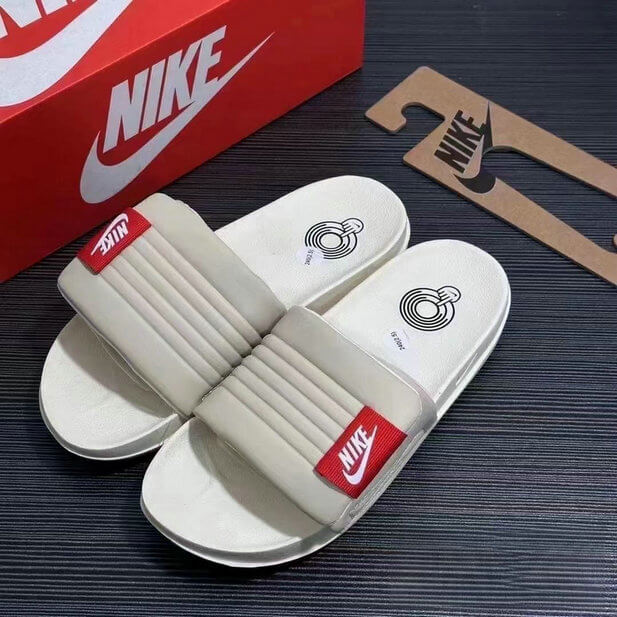Les sandales claquettes nike sont un incontournable pour ceux qui recherchent un mélange parfait entre confort et style décontracté.