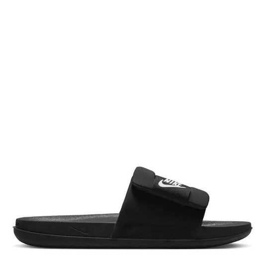 Les sandales claquettes nike sont un incontournable pour ceux qui recherchent un mélange parfait entre confort et style décontracté.