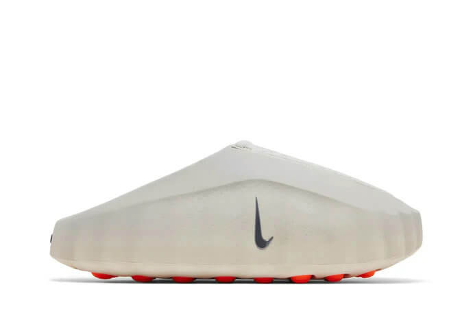 Découvrez les Sandales Nike Mind 001, alliant confort et style contemporain. Idéales pour l'été, elles vous accompagnent avec légèreté. 🌞