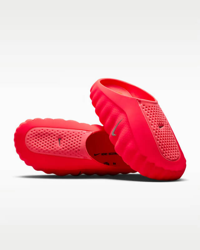 Découvrez les Sandales Nike Mind 001, alliant confort et style contemporain. Idéales pour l'été, elles vous accompagnent avec légèreté. 🌞