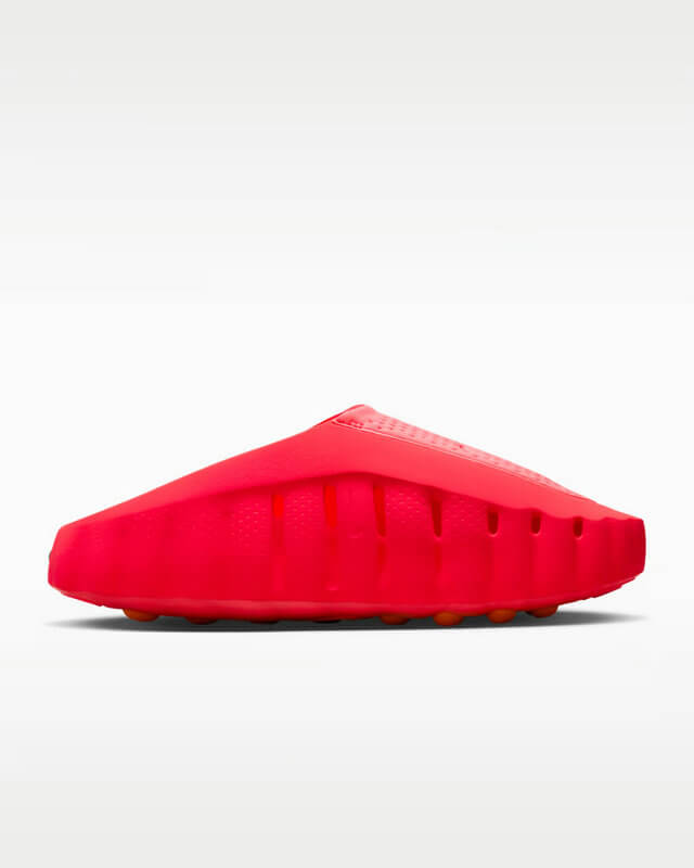 Découvrez les Sandales Nike Mind 001, alliant confort et style contemporain. Idéales pour l'été, elles vous accompagnent avec légèreté. 🌞