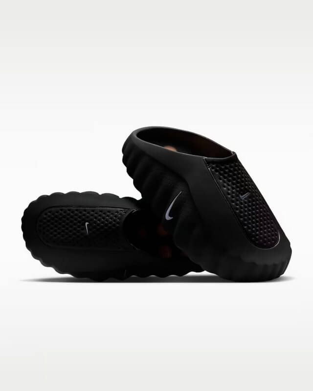Découvrez les Sandales Nike Mind 001, alliant confort et style contemporain. Idéales pour l'été, elles vous accompagnent avec légèreté. 🌞
