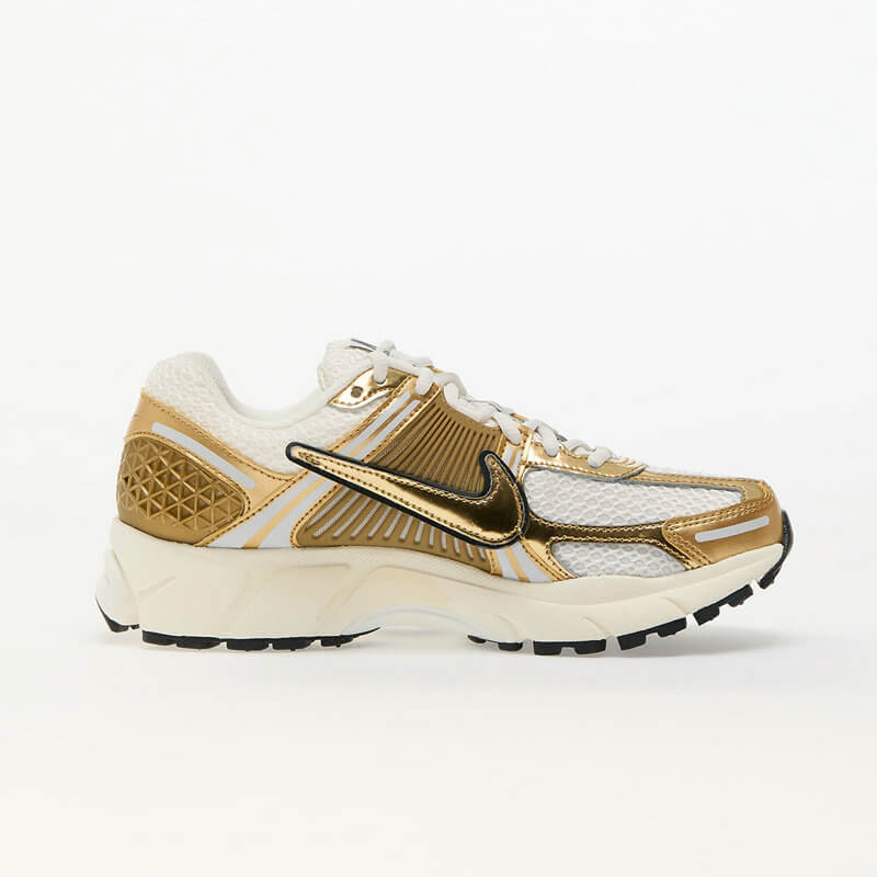 Découvrez le confort exceptionnel des Baskets Nike Zoom Vomero 5, alliant légèreté et innovation. Parfaites pour les sportifs et les passionnés !