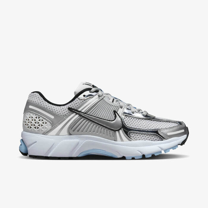 Découvrez le confort exceptionnel des Baskets Nike Zoom Vomero 5, alliant légèreté et innovation. Parfaites pour les sportifs et les passionnés !