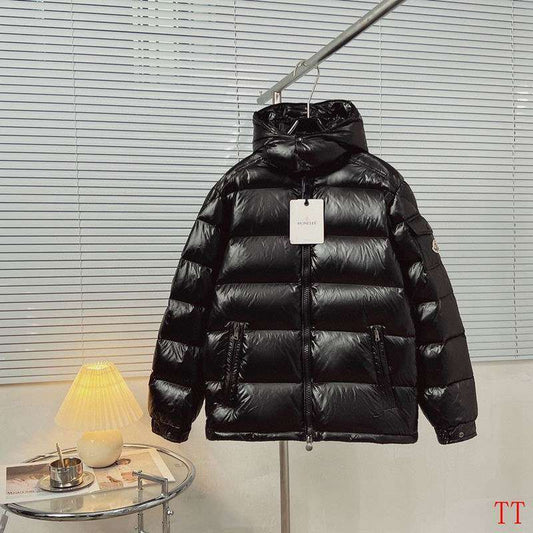 Les doudounes Moncler homme allient élégance et performance pour offrir une protection optimale contre le froid.
Leur design sophistiqué et leurs matériaux de haute qualité en font un choix incontournable pour les amateurs de mode