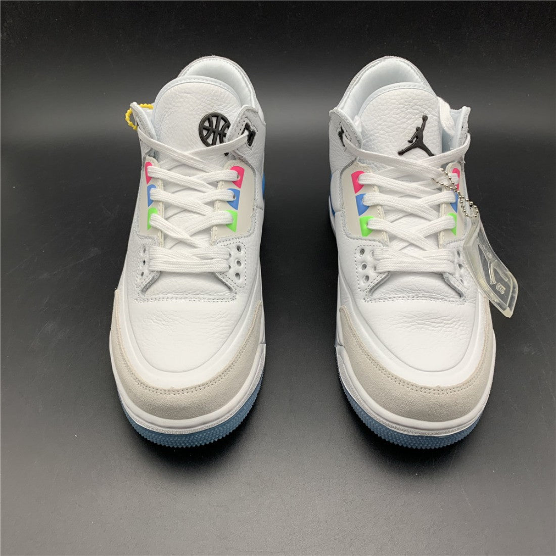 Les baskets Air Jordan 3 Triple White Femme permettent de personnaliser votre style tout en bénéficiant d’un confort supérieur.les Air Jordan 3 Triple.