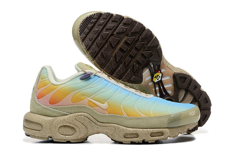 Les  Baskets Nike Air Max Tn incarnent un style emblématique et une performance supérieure. Pas cher. Le moin cher.