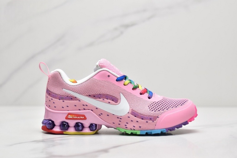Les Nike Shox Reax Run Air 2021 Femme marquent une évolution audacieuse dans la ligne Shox, avec un design à la fois moderne et fonctionnel.