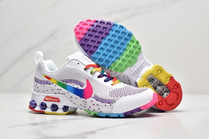 Les baskets Nike Shox Reax Run Air 2021 Femme marquent une évolution audacieuse dans la ligne Shox, avec un design à la fois moderne et fonctionnel.