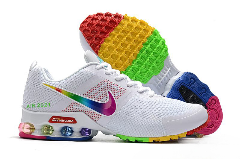 Les baskets Nike Shox Reax Run Air 2021 Femme marquent une évolution audacieuse dans la ligne Shox, avec un design à la fois moderne et fonctionnel.