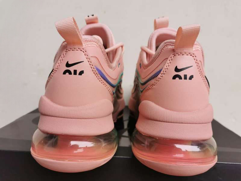Résultats de l'évolution emblématique de la ligne Nike, les Nike Air Max Zoom 950 Femme  sont un témoignage de l'engagement de Nike à combiner style et innovation.