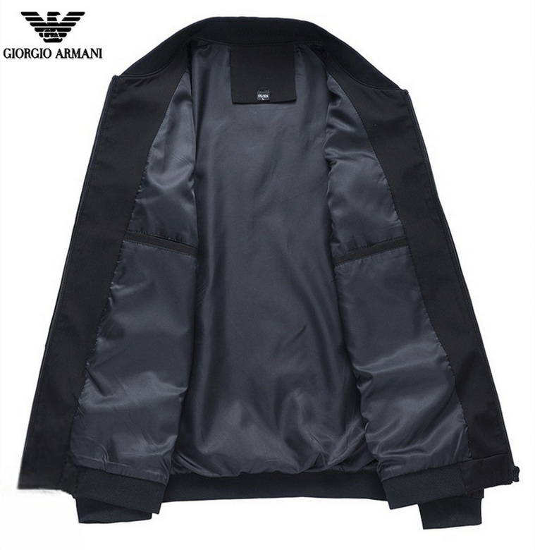 Les vestes Armani allient élégance et modernité. Leur design sophistiqué et leurs matériaux haut de gamme en font un choix incontournable.pas cher. Le moins cher.
