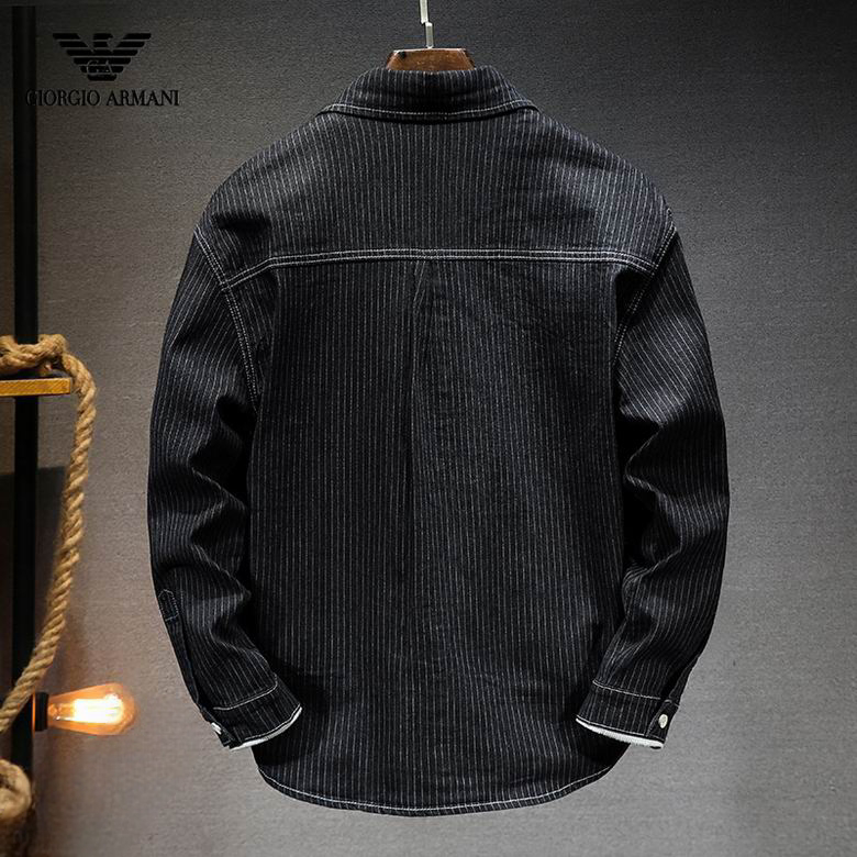 Les vestes Armani allient élégance et modernité. Leur design sophistiqué et leurs matériaux haut de gamme en font un choix incontournable.pas cher. Le moins cher.