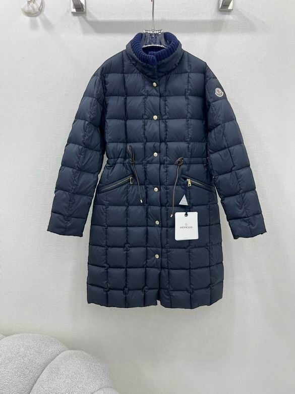 Les doudounes manteau Moncler Femme, ainsi que les Moncler Femme, incarnent un style et un raffinement incomparables.