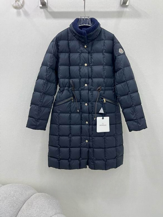 Les doudounes manteau Moncler Femme, ainsi que les Moncler Femme, incarnent un style et un raffinement incomparables.