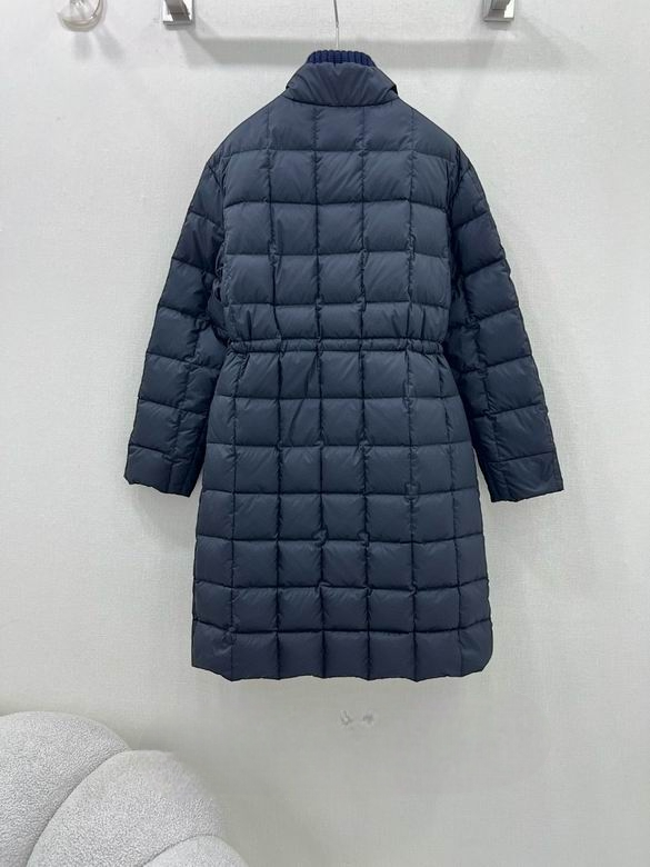 Les doudounes manteau Moncler Femme, ainsi que les Moncler Femme, incarnent un style et un raffinement incomparables.