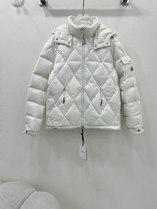 la Doudoune moncler Femme est un témoignage de l'engagement de Canada G00se à combiner style,