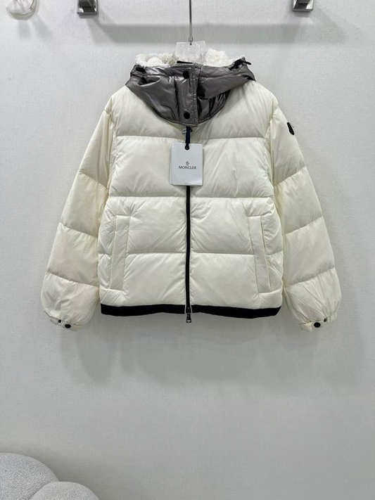 Les doudounes manteau Moncler Femme, ainsi que les Moncler Femme, incarnent un style et un raffinement incomparables. Au meilleur prix