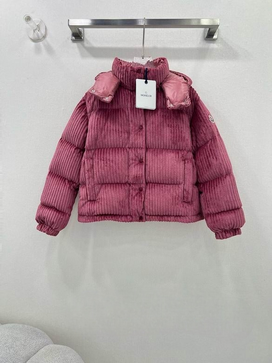 Les doudounes manteau Moncler Femme, ainsi que les Moncler Femme, incarnent un style et un raffinement incomparables. Au meilleur prix