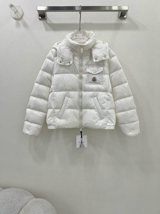 Les doudounes manteau Moncler Femme, ainsi que les Moncler Femme, incarnent un style et un raffinement incomparables. Au meilleur prix