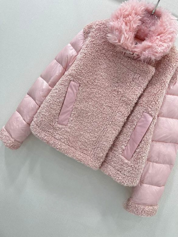Les doudounes manteau Moncler Femme, ainsi que les Moncler Femme, incarnent un style et un raffinement incomparables. Au meilleur prix 