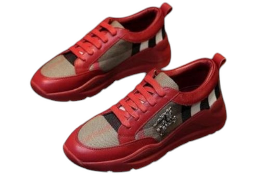 les chaussures Burberry Femme sont un témoignage de l'engagement de Burberry à combiner style et sophistication.