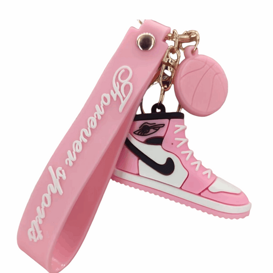 Les porte-clés sneakers fashion sont bien plus qu’un simple accessoire pratique ; ils incarnent l’essence du style urbain et moderne.