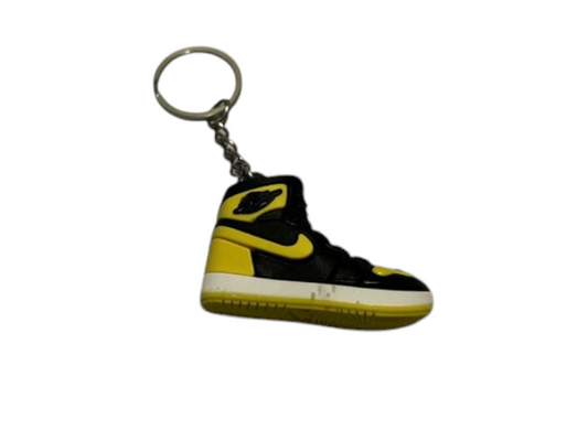 Les porte-clés sneakers fashion sont bien plus qu’un simple accessoire pratique ; ils incarnent l’essence du style urbain et moderne.