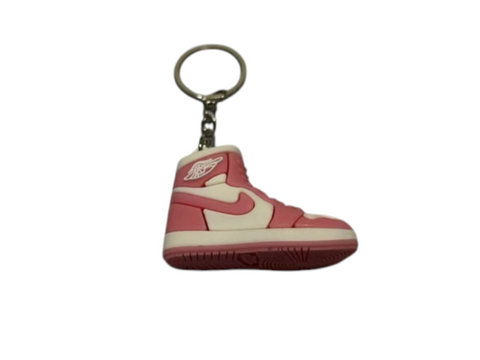 Les porte-clés sneakers fashion sont bien plus qu’un simple accessoire pratique ; ils incarnent l’essence du style urbain et moderne.