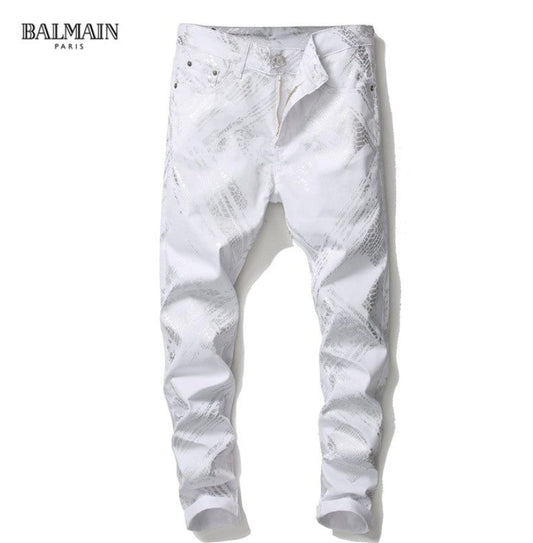 Les jeans Balmain pour homme allient sophistication et caractère, incarnant parfaitement l’ADN luxueux et avant-gardiste de la marque.