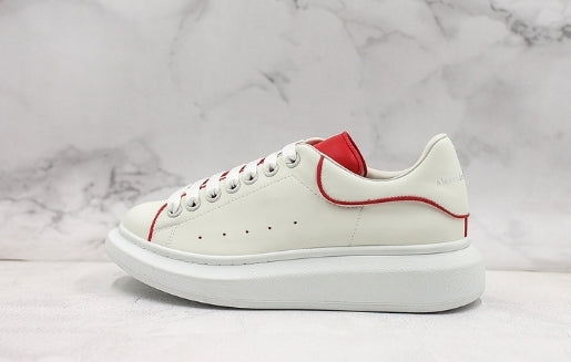  les chaussures Alexander McQueen Femme sont un témoignage de l'engagement de la marque à combiner style et audace. Exceptionnel pas Cher. Le moins cher.
