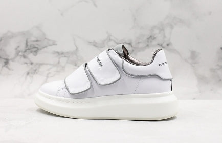  les chaussures Alexander McQueen Femme sont un témoignage de l'engagement de la marque à combiner style et audace. Exceptionnel pas Cher. Le moins cher.