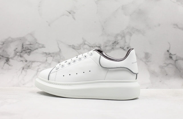  les chaussures Alexander McQueen Femme sont un témoignage de l'engagement de la marque à combiner style et audace. Exceptionnel pas Cher. Le moins cher.
