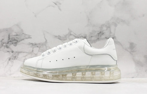  les chaussures Alexander McQueen Femme sont un témoignage de l'engagement de la marque à combiner style et audace. Exceptionnel pas Cher. Le moins cher.