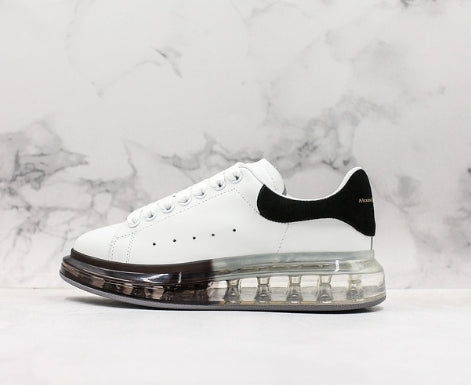  les chaussures Alexander McQueen Femme sont un témoignage de l'engagement de la marque à combiner style et audace. Exceptionnel pas Cher. Le moins cher.