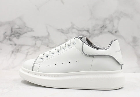  les chaussures Alexander McQueen Femme sont un témoignage de l'engagement de la marque à combiner style et audace. Exceptionnel pas Cher. Le moins cher.