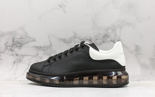  les chaussures Alexander McQueen Femme sont un témoignage de l'engagement de la marque à combiner style et audace. Exceptionnel pas Cher. Le moins cher.