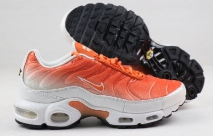 les baskets Nike TN Air Max Plus Femme sont un témoignage de l'engagement de Nike à combiner style et innovation. Exceptionnel 