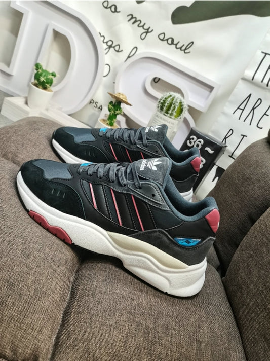 Premièrement: les baskets Adidas RETROPY F90 incarnent le mariage parfait entre style rétro et technologie moderne. voilLeur silhouette élégante et dynamique. combine un empeigne en mesh respirant avec des renforts en cuir pour un confort et une durabilité optimaux.