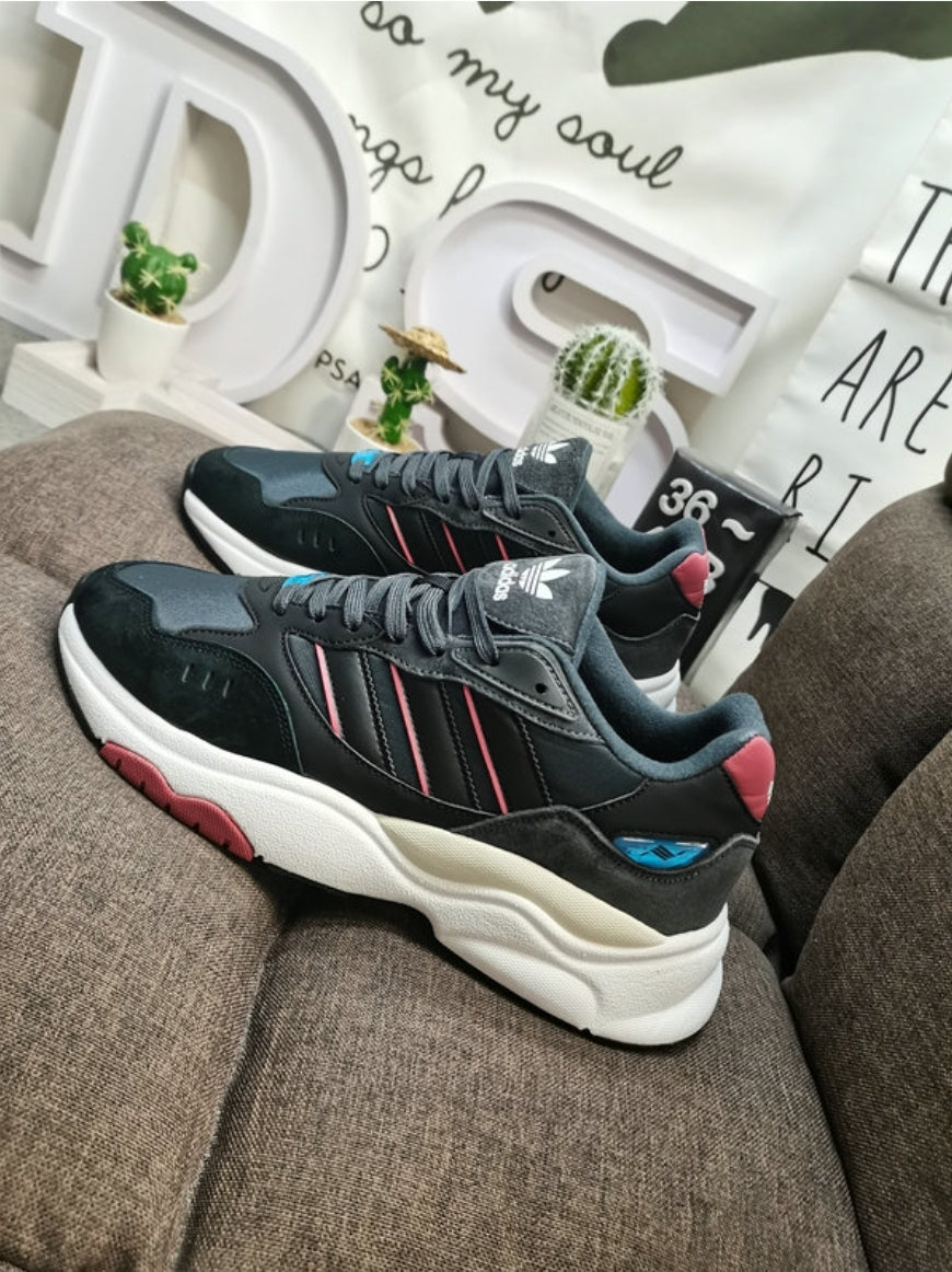 Premièrement: les baskets Adidas RETROPY F90 incarnent le mariage parfait entre style rétro et technologie moderne. voilLeur silhouette élégante et dynamique. combine un empeigne en mesh respirant avec des renforts en cuir pour un confort et une durabilité optimaux. 

 

