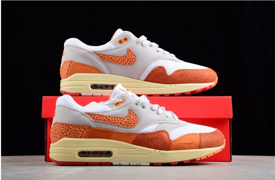 Les baskets Nike Air Max 1 sont iconiques pour leur style emblématique.retro incontournable pas cher. Le moins cher.exceptionnel 