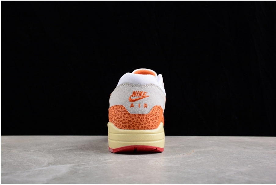 Les baskets Nike Air Max 1 sont iconiques pour leur style emblématique.retro incontournable pas cher. Le moins cher.exceptionnel 