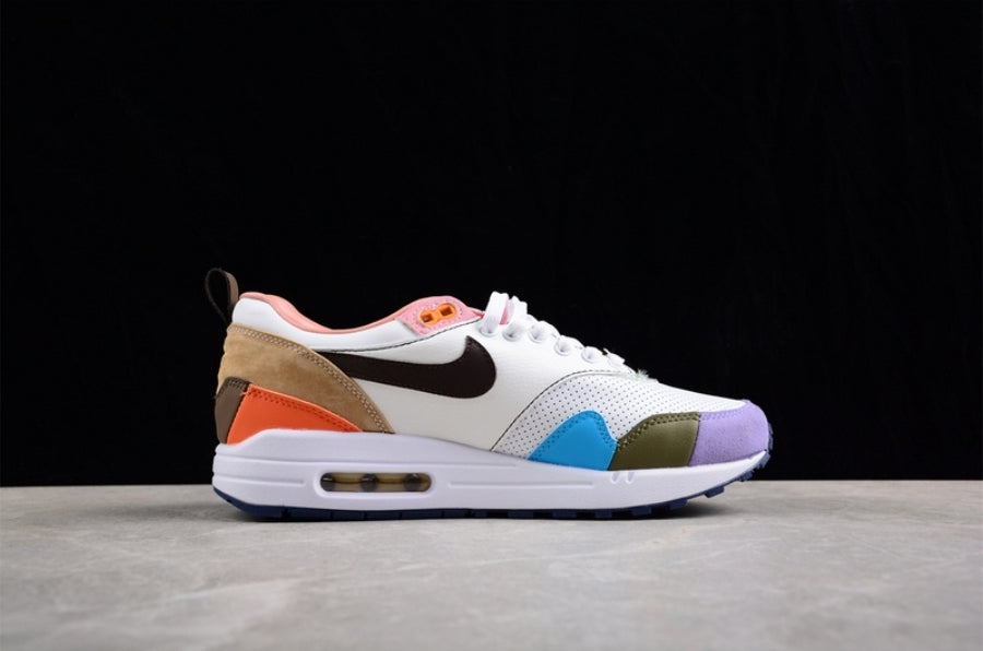Les baskets Nike Air Max 1 sont iconiques pour leur style emblématique.retro incontournable pas cher. Le moins cher.exceptionnel 