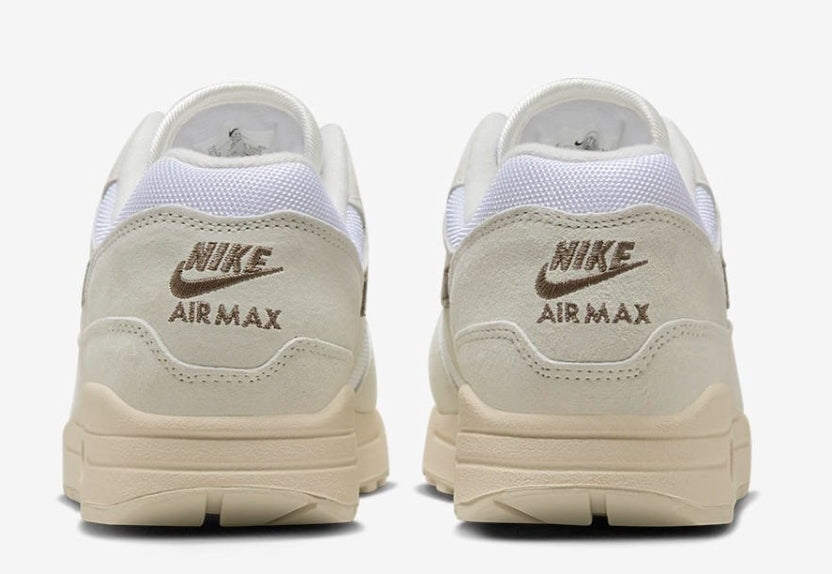 Les baskets Nike Air Max 1 sont iconiques pour leur style emblématique.retro incontournable pas cher. Le moins cher.exceptionnel 