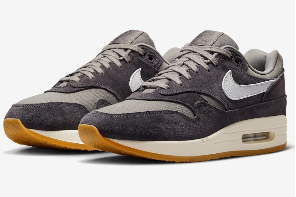 Les baskets Nike Air Max 1 sont iconiques pour leur style emblématique.retro incontournable pas cher. Le moins cher.exceptionnel 