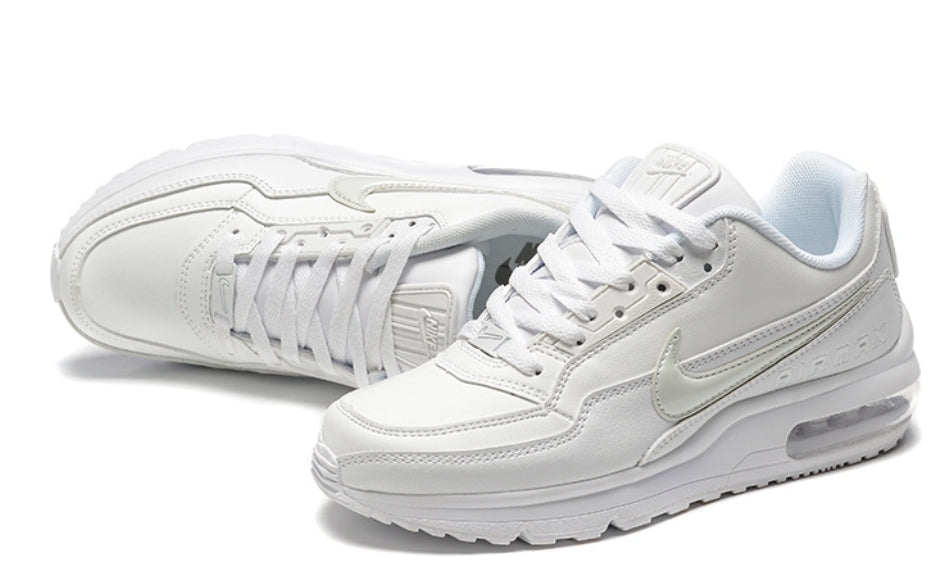 Les baskets Nike Air Max LTD3 allient style et performance de manière exceptionnelle. Leur design moderne et leurs matériaux de haute qualité en font un choix incontournable.