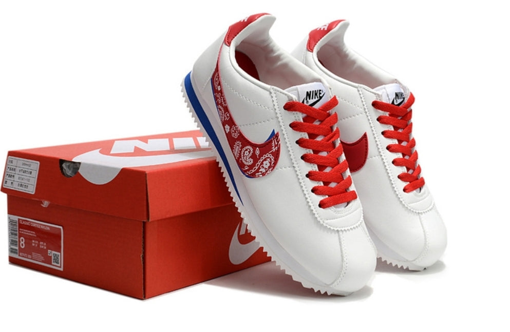 Les baskets Nike Cortez offrent un style intemporel et une silhouette emblématique. Leur design rétro et leurs matériaux de qualité. Pas cher. Le moins cher.