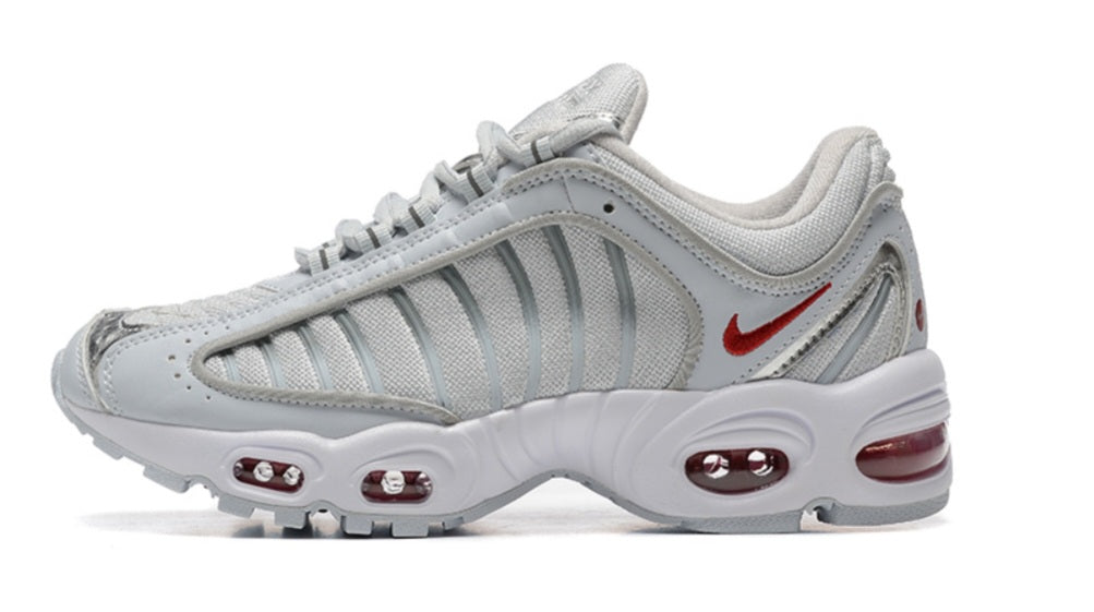 Les baskets Nike Air Max Tailwind 4 offrent un style emblématique et une performance exceptionnelle.

 leur design audacieux. Pas Cher. Le moins cher.