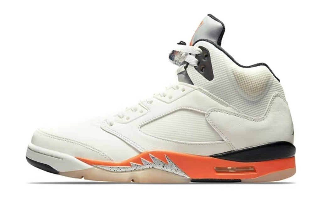Les baskets Air Jordan 5 offrent un style audacieux et une performance exceptionnelle. leur design unique emblématique. Pas cher. Le moins cher. 