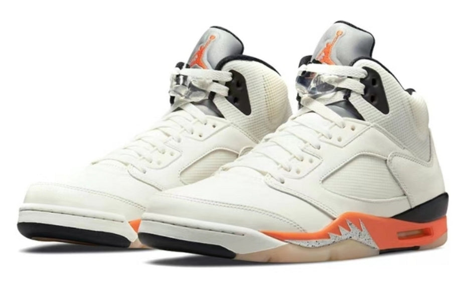Les baskets Air Jordan 5 offrent un style audacieux et une performance exceptionnelle. leur design unique emblématique. Pas cher. Le moins cher. 